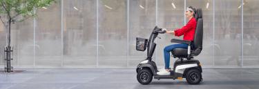 Scooter Elétrica de Mobilidade resistente e fiável Invacare Orion Metro