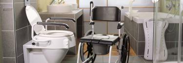 A Invacare Cascade H243 é uma cadeira de banho e de WC com 4 rodízios e estrutura resistente.