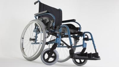 Cadeira de Rodas  resistente e robusta Manual Invacare Action1 R