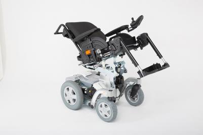 Cadeira de Rodas Elétrica com LiNX Invacare Storm4
