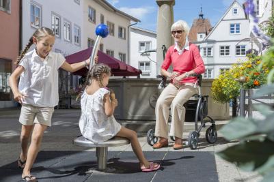 O andarilho com rodas Dolomite Jazz II da Invacare é um andarilho inovador e leve, desenvolvido para garantir excelente suporte e estabilidade durante a marcha. 