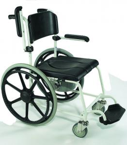 A Invacare Cascade H253 é uma cadeira de banho com rodas de autopropulsão de 24’’, dois rodízios dianteiros e estrutura resistente.