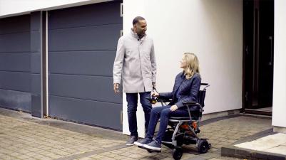 cadeira de rodas elétrica de encartar Invacare Kompas