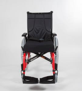 Cadeira de Rodas Manual elegante estável  e de alumínio Invacare Action4 NG