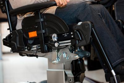 Cadeira de Rodas Elétrica com LiNX Invacare Storm4