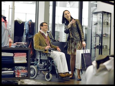 Cadeira de Rodas Elétrica de encartar e leve Invacare Esprit Action 4NG